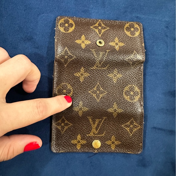 Louis Vuitton Monogram Multicles 4 Ring Key Case - Picture 9 of 17